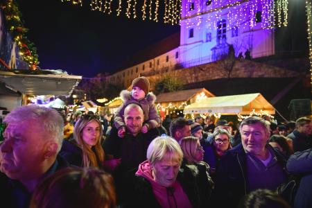 visit_trojica_zive_jaslice_2023_12_26_MAR5209_pigac_si (1)